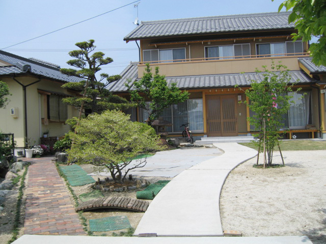 愛知県春日井市で平成６年より地域の皆様に支えられてきた造園・建築会社、造園四季への施行実績、造園工事の実例です。